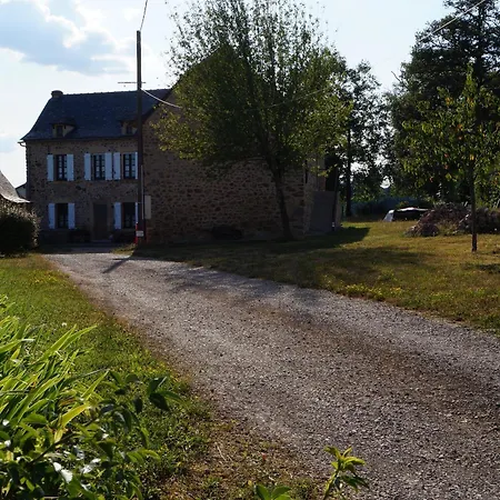 La Grange De Noelie Oda ve Kahvaltı Lanuejouls-et-Privezac