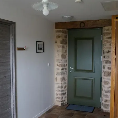 Oda ve Kahvaltı La Grange De Noelie 3*